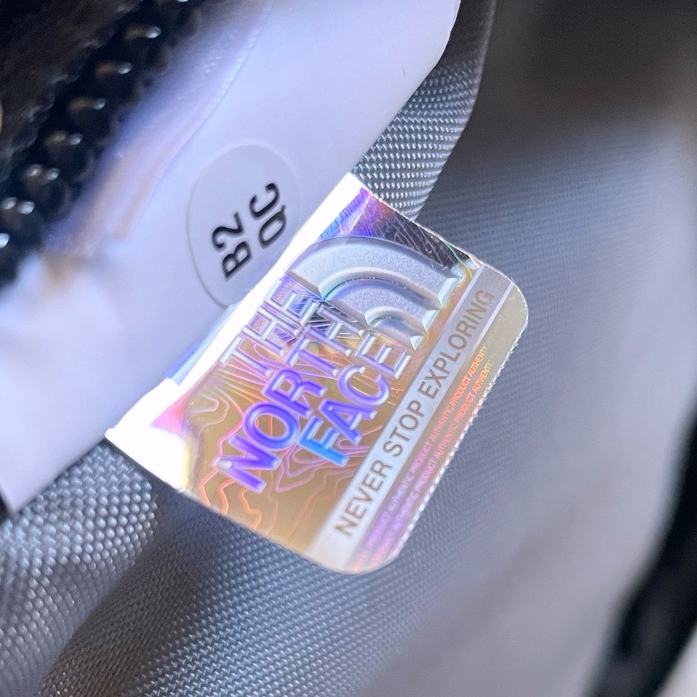 The North Face Unisex Borealis 28 Liter Backpack In Black - Picture 10 of 11